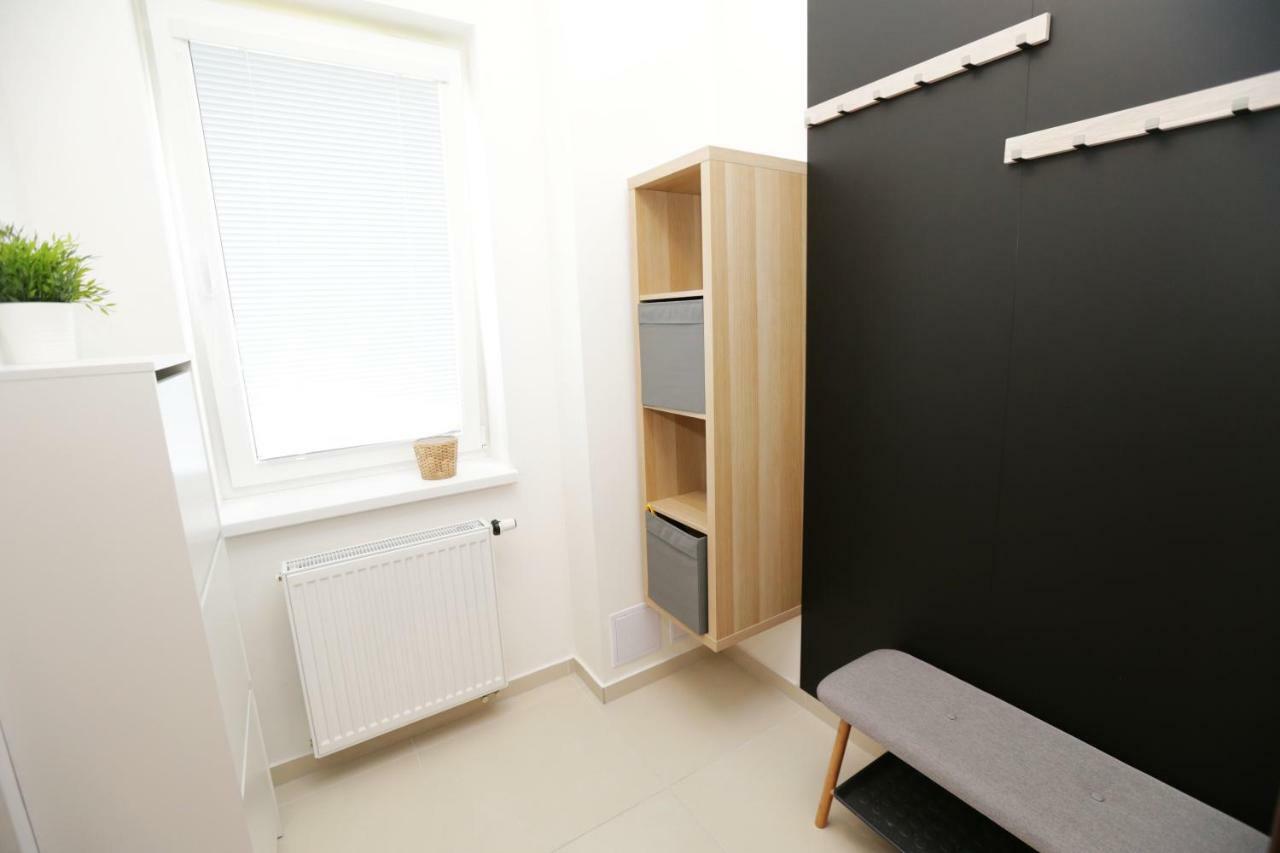 Samorin - Apartment In The Center - Private Parking - Klimatizacia 외부 사진