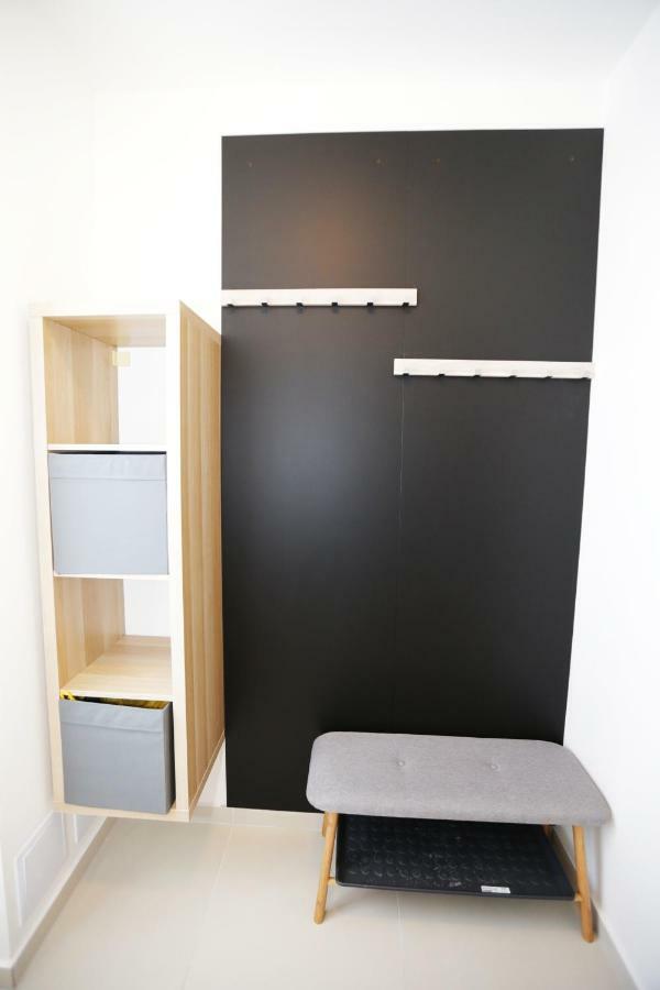 Samorin - Apartment In The Center - Private Parking - Klimatizacia 외부 사진